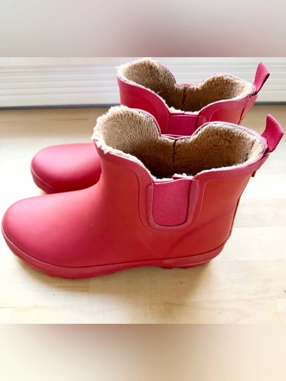 Chooka Size 8 Red Waterproof Short Chelsea Rain Boots Matte Festival